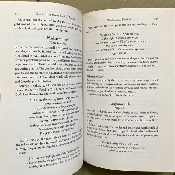 2 Wicca Scott Cunningham The Big Little Book of Magick Pagan Witchcraft Spell - Picture 4 of 16